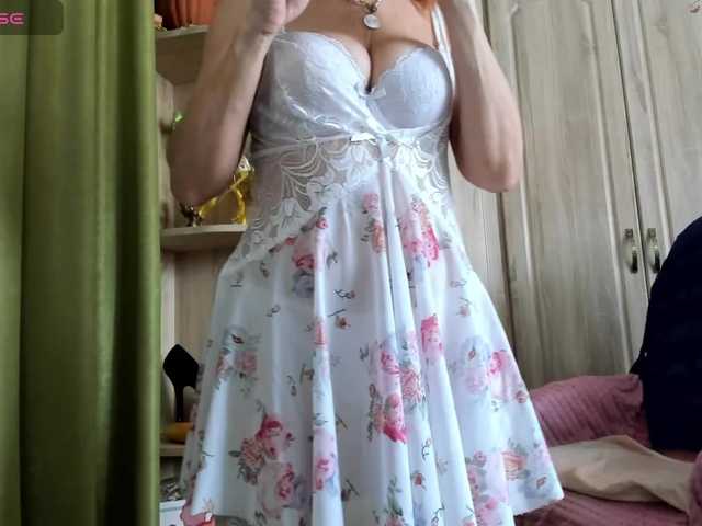 -Squirrel's BongaCams show and profile