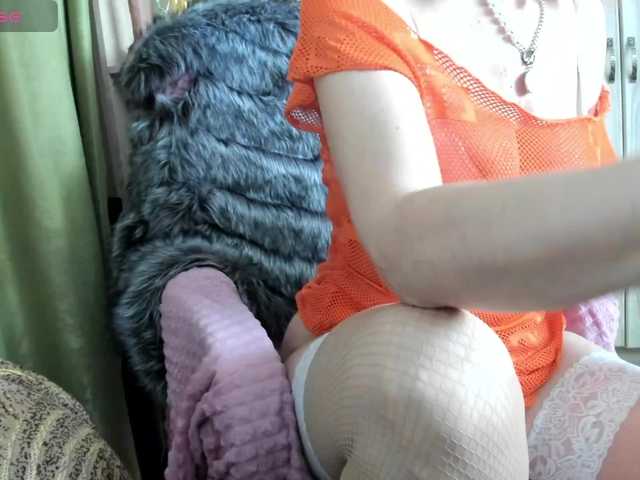 -Squirrel's BongaCams show and profile