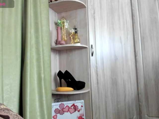 -Squirrel's BongaCams show and profile