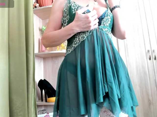 -Squirrel's BongaCams show and profile