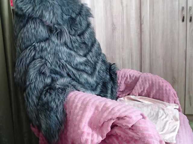 -Squirrel's BongaCams show and profile