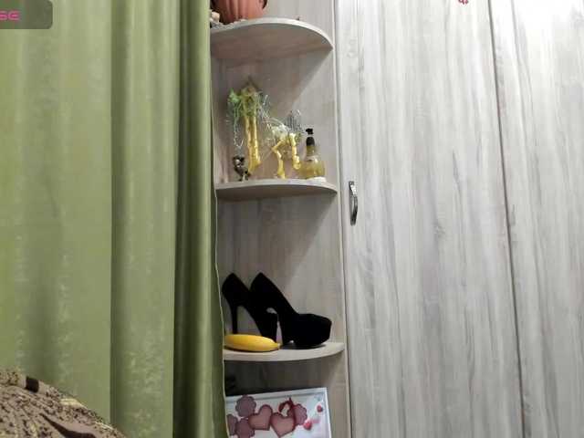 -Squirrel's BongaCams show and profile