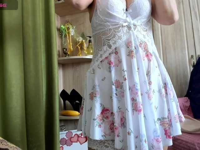 -Squirrel's BongaCams show and profile