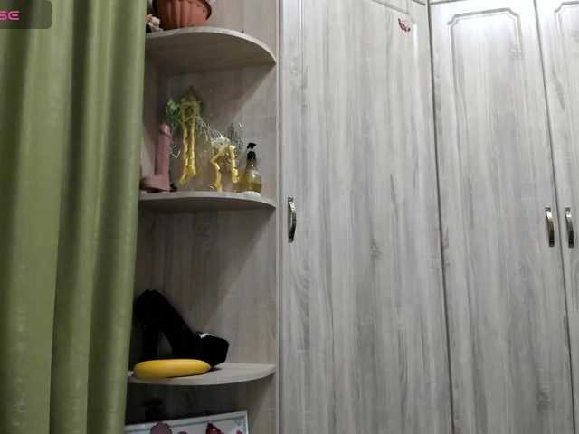 -Squirrel's BongaCams show and profile