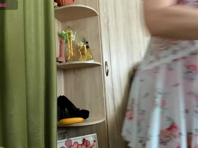 -Squirrel's BongaCams show and profile