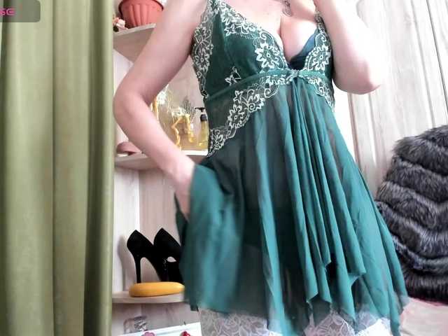 -Squirrel's BongaCams show and profile