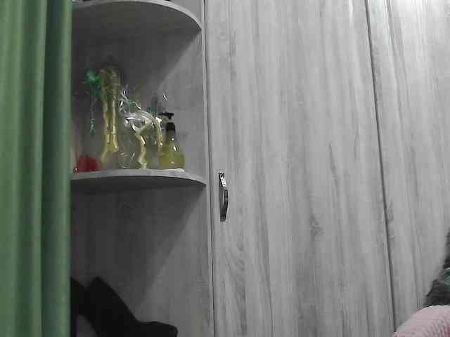 Squirrel-on-the-Bong webcam