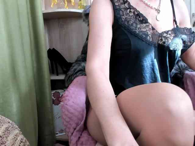 Squirrel-on-the-Bong webcam