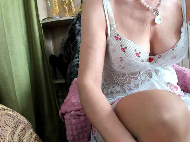 Squirrel-on-the-Bong webcam