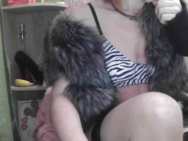 Squirrel-on-the-Bong webcam