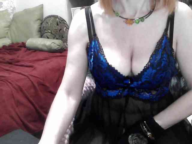 Squirrel-on-the-Bong webcam