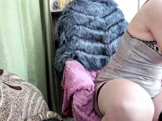 Squirrel-on-the-Bong webcam