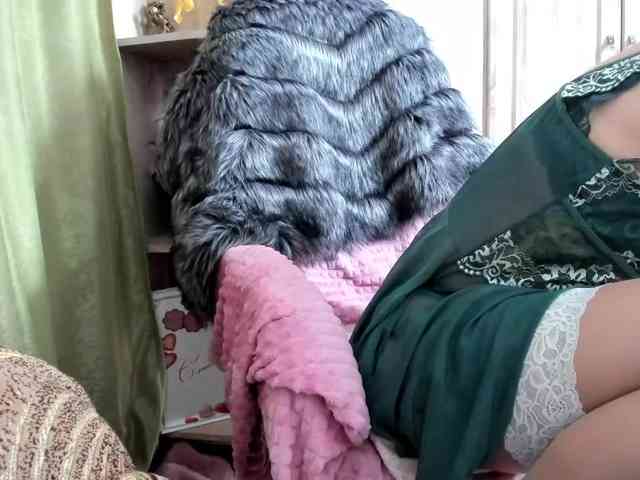 Squirrel-on-the-Bong webcam