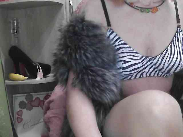 Squirrel-on-the-Bong webcam