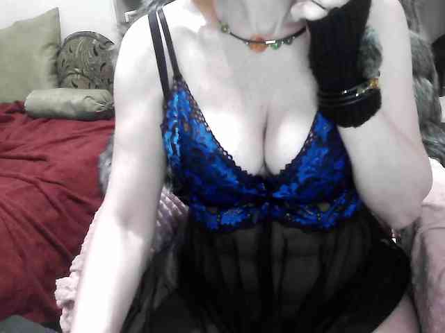 Squirrel-on-the-Bong webcam