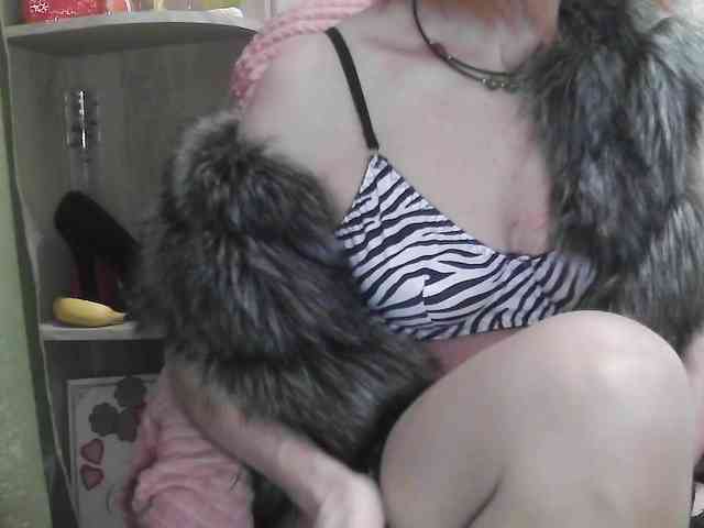 Squirrel-on-the-Bong webcam