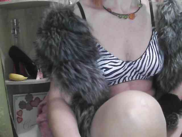 Squirrel-on-the-Bong webcam