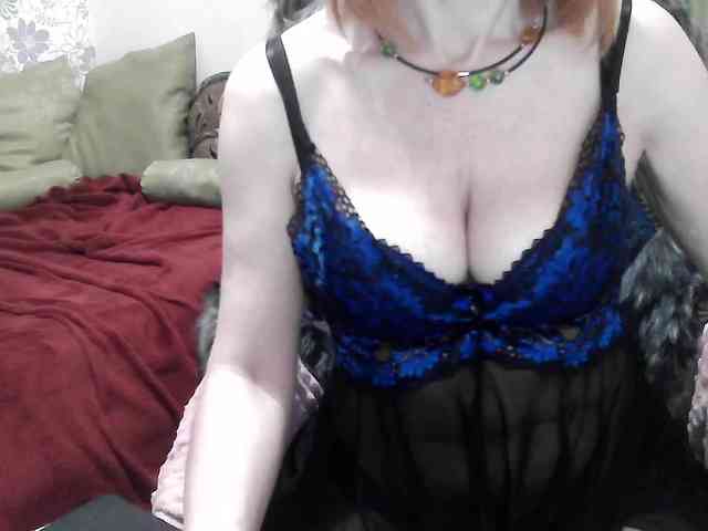 Squirrel-on-the-Bong webcam