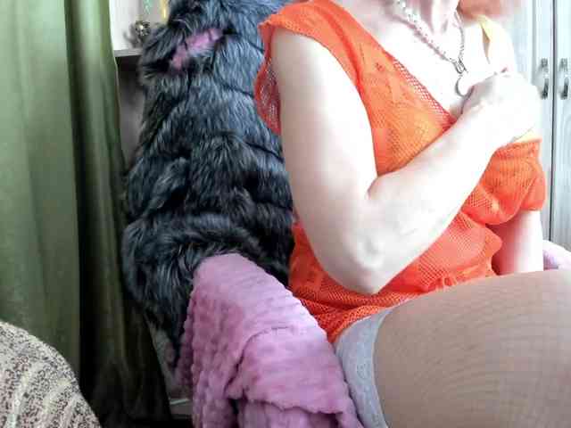 Squirrel-on-the-Bong webcam