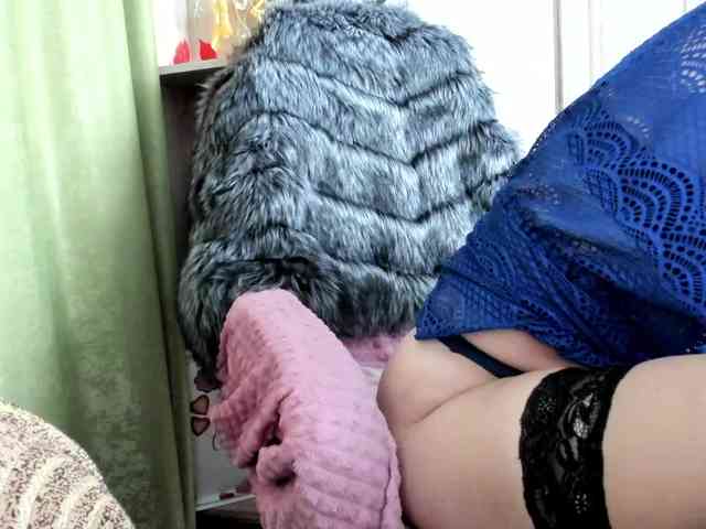 Squirrel-on-the-Bong webcam