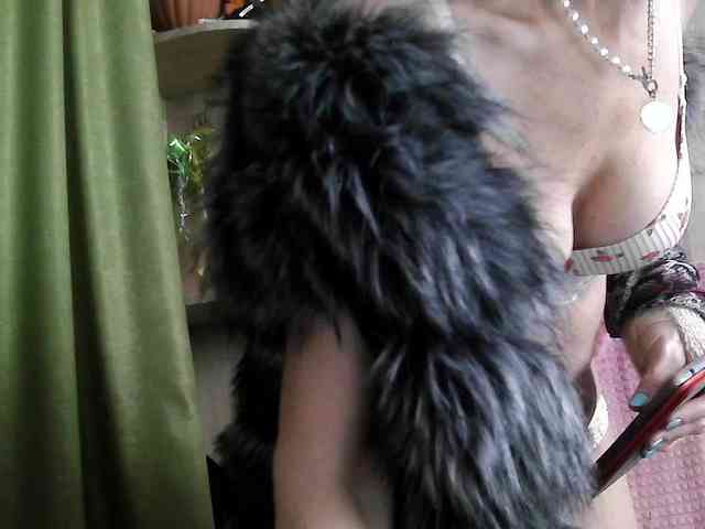 Squirrel-on-the-Bong webcam