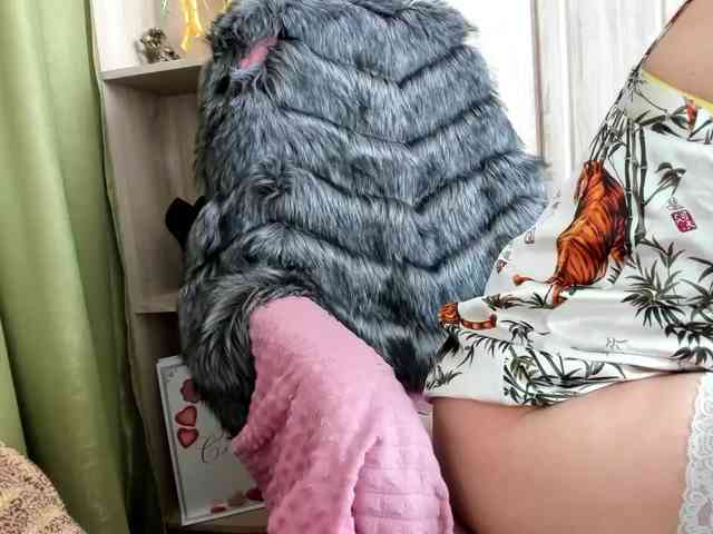 Squirrel-on-the-Bong webcam