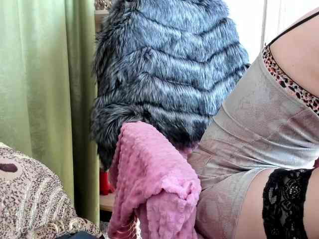 Squirrel-on-the-Bong webcam