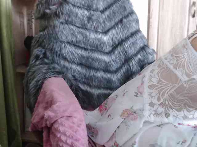 Squirrel-on-the-Bong webcam