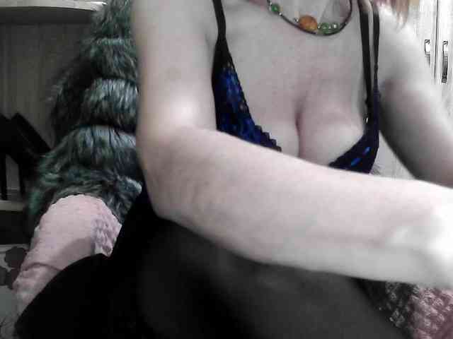 Squirrel-on-the-Bong webcam