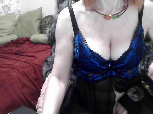 Squirrel-on-the-Bong webcam