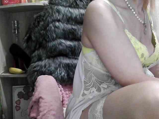 Squirrel-on-the-Bong webcam