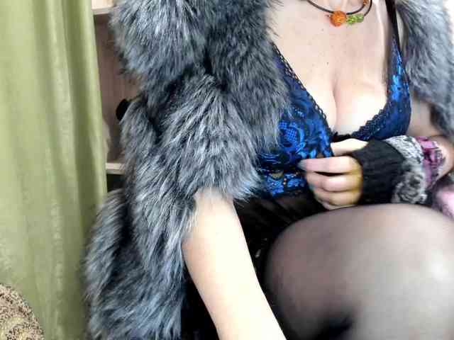 Squirrel-on-the-Bong webcam