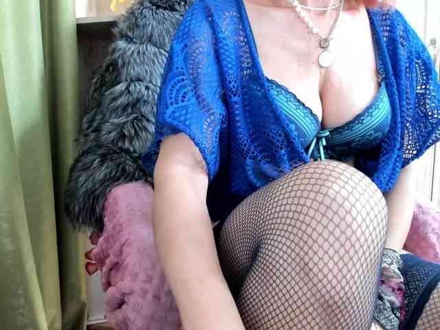 Squirrel-on-the-Bong webcam