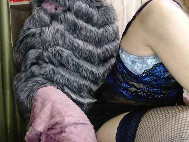 Squirrel-on-the-Bong webcam