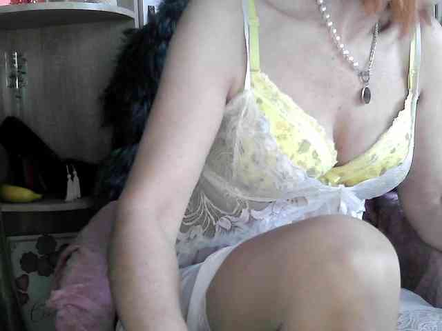 Squirrel-on-the-Bong webcam