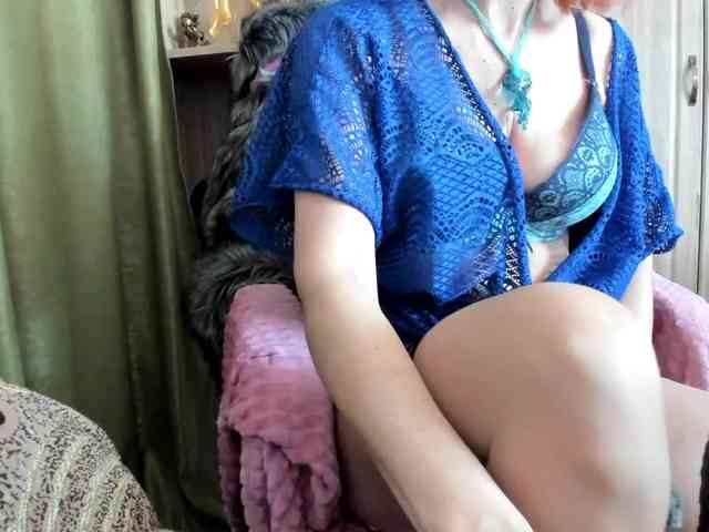 Squirrel-on-the-Bong webcam