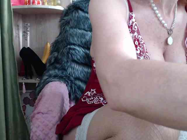 Squirrel-on-the-Bong webcam