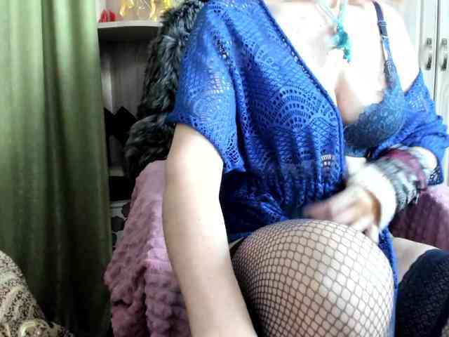 Squirrel-on-the-Bong webcam