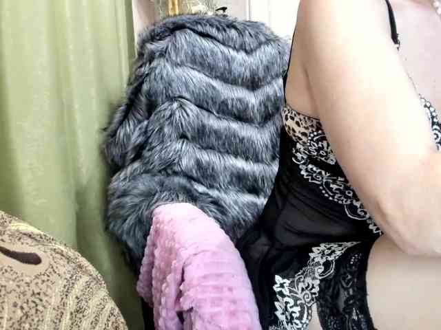 Squirrel-on-the-Bong webcam