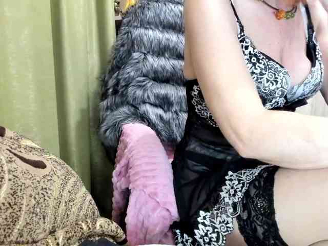 Squirrel-on-the-Bong webcam