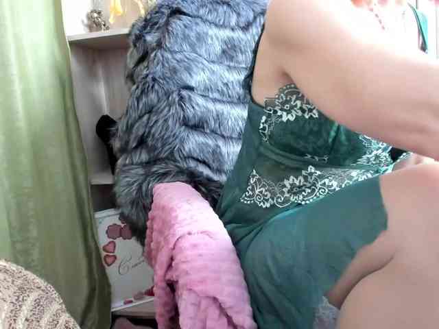 Squirrel-on-the-Bong webcam