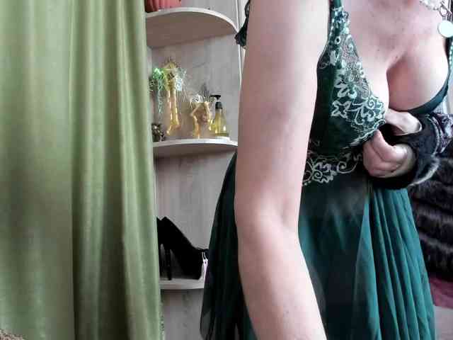 Squirrel-on-the-Bong webcam