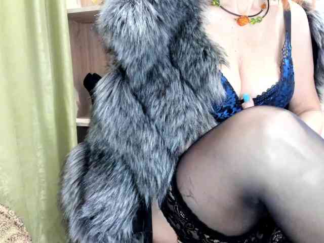 Squirrel-on-the-Bong webcam