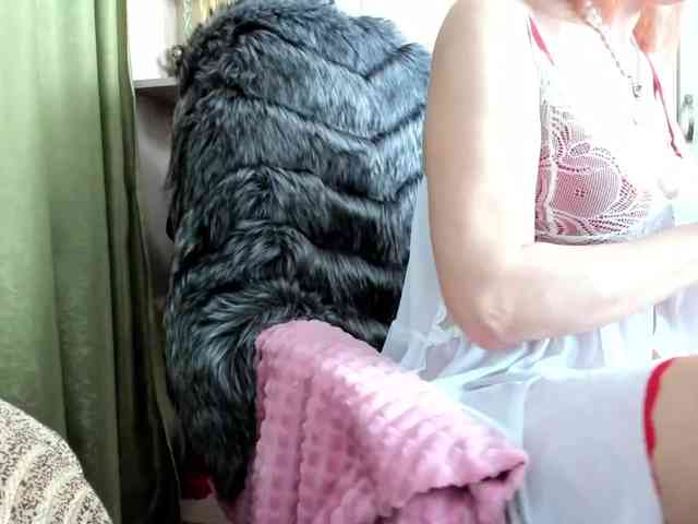 Squirrel-on-the-Bong webcam