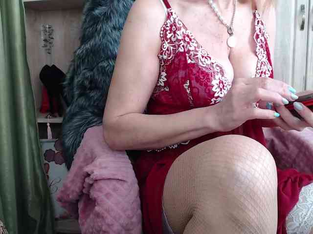 Squirrel-on-the-Bong webcam