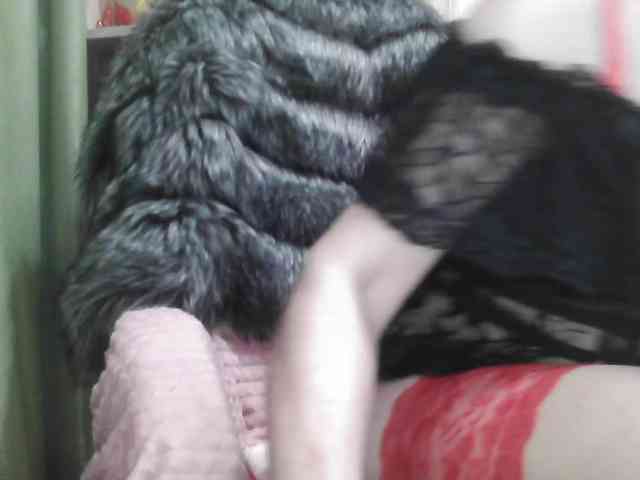 Squirrel-on-the-Bong webcam