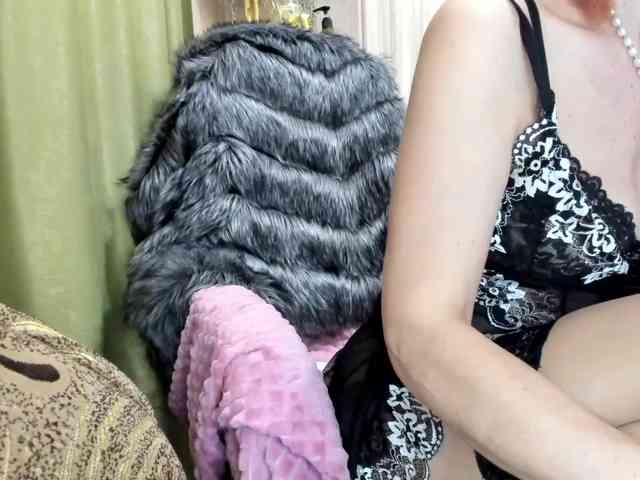 Squirrel-on-the-Bong webcam