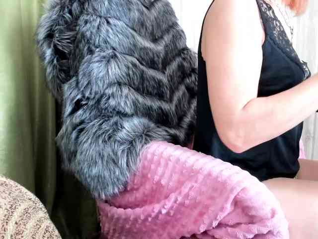 Squirrel-on-the-Bong webcam