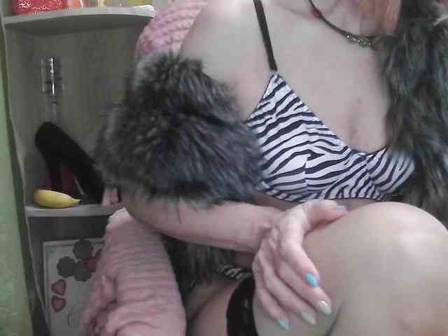 Squirrel-on-the-Bong webcam