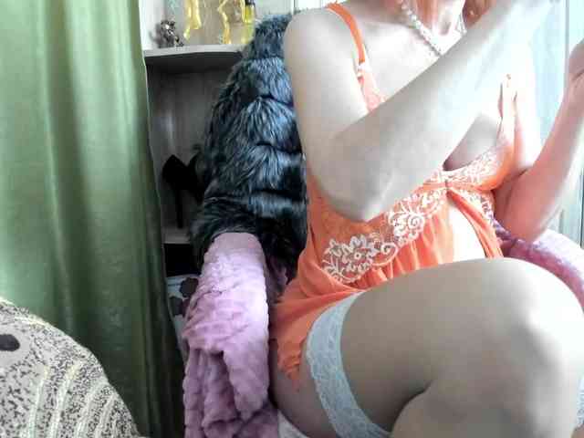 Squirrel-on-the-Bong webcam